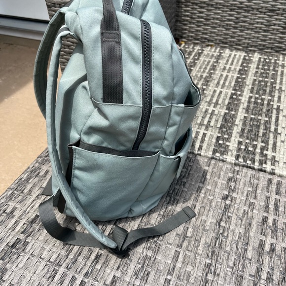 Red Rovr Diaper Backpack - Picture 4 of 6